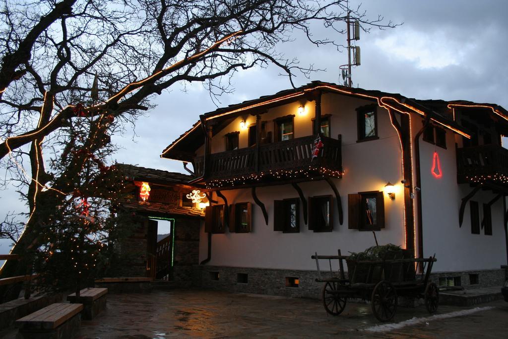 Hotel Шапкова Къща Delchevo Exterior foto