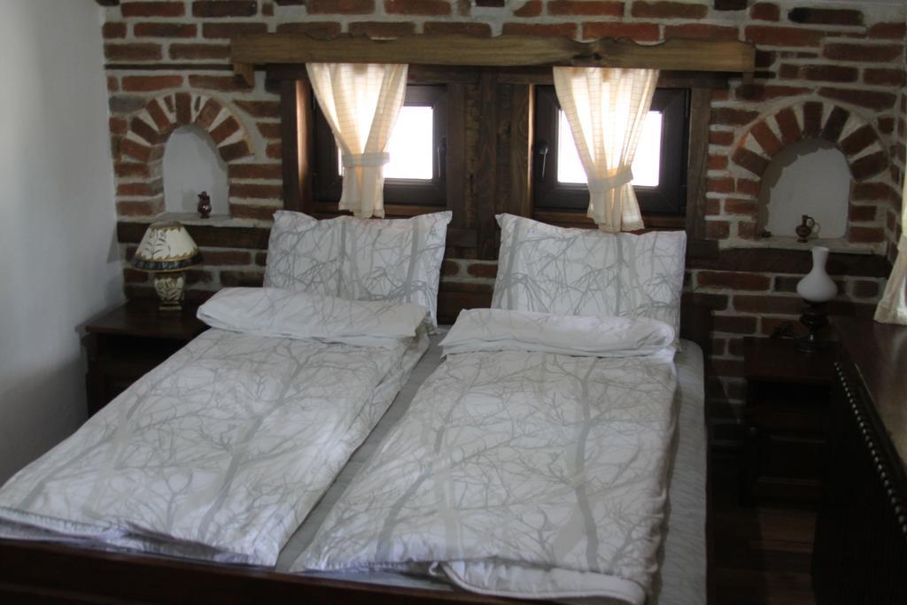 Hotel Шапкова Къща Delchevo Habitación foto