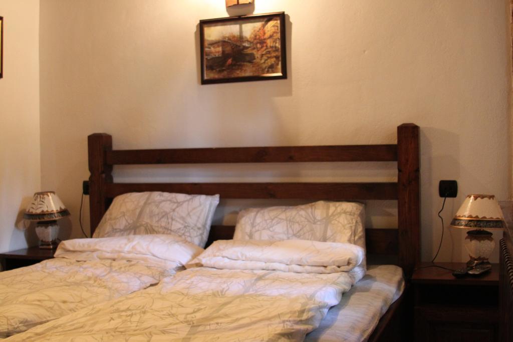 Hotel Шапкова Къща Delchevo Habitación foto