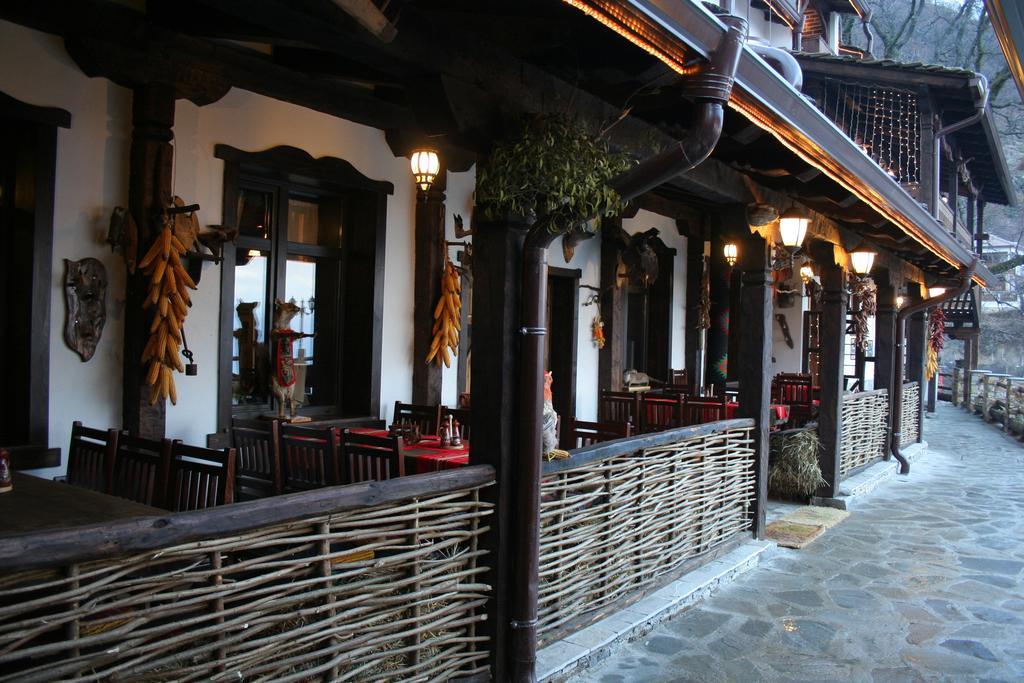 Hotel Шапкова Къща Delchevo Exterior foto